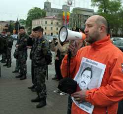 Дмитрий Бондаренко: Германия должна знать – белорусские омоновцы являются наследниками НКВД