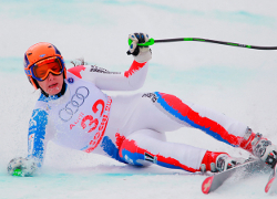Новые травмы в Сочи: сноубордистка упала, у фристайлистки - перелом позвоночника