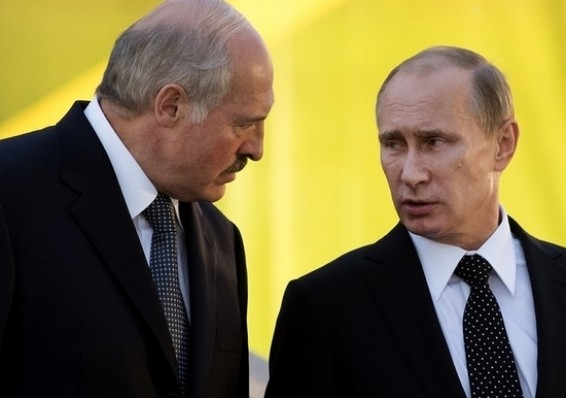 Песков: Путин и Лукашенко в неформальной остановке обсуждают и вопросы стратегического характера