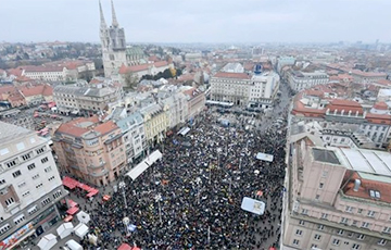 В Хорватии более 20 тысяч педагогов вышли на акцию протеста