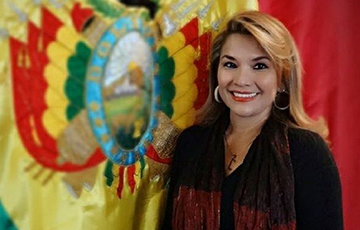 Оппозиционерка Жанин Аньес стала президентом Боливии