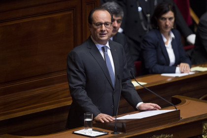 Олланд призвал изменить Конституцию Франции