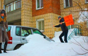 Можно ли закрепить за собой очищенное от снега место на парковке?