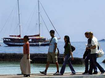 Мальдивы обложат туристов "зеленым налогом"