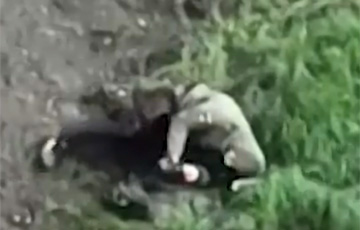 Московитский оккупант застрелился из автомата на поле боя