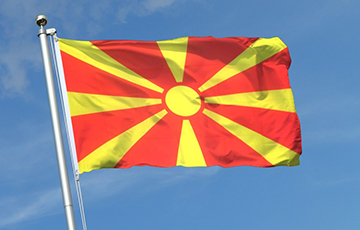 Северная Македония устанавливает вывески с новым названием на границах и учреждениях