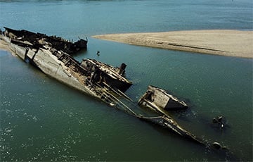 Дунай так обмелел, что из воды показались затонувшие военные корабли