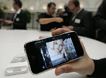 Apple представила iPhone 4