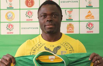 Камерунский футболист не может прилететь в Беларусь из-за отсутствия средств