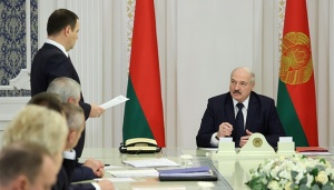 Лукашенко готов отдать 80% своих полномочий парламенту и правительству