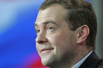 Медведев поздравил Коморовского с победой на выборах