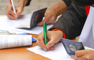 В Барановичах «голосуют» по чужим паспортам