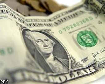 Курс доллара опустился ниже 3000 рублей, евро вырос на 34 рубля