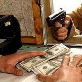 Грабитель пять часов удерживал заложников в аргентинском банке