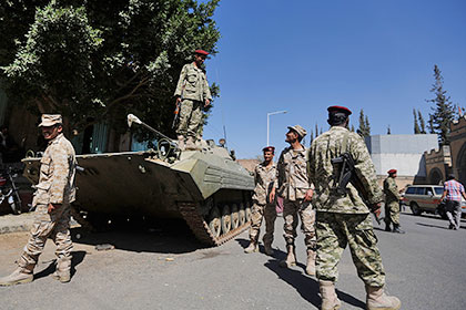 В Йемене лояльные бывшему президенту войска захватили часть города