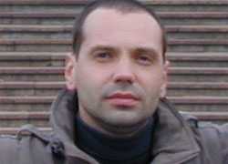 Найден мертвым у себя на даче журналист  Олег Бебенин