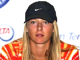 Виктория Азаренко выиграла у Марии Шараповой в финале теннисного турнира в Стэнфорде