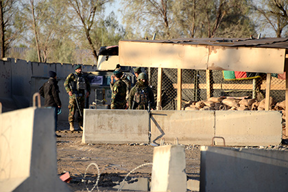 Талибы убили 37 человек при атаке на аэропорт Кандагара