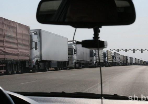 На литовской границе временно остановилось оформление грузовиков