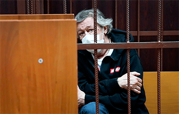 Михаила Ефремова отправили под домашний арест