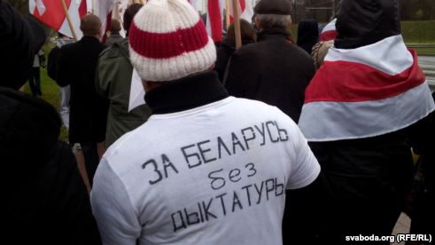 В Минске задержали рабочего в майке «За Беларусь без диктатуры»