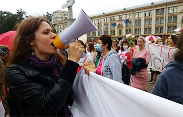 Участницы Женского марша призвали прийти завтра на Марш мира и независимости