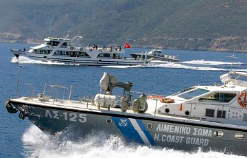 Греческие пограничники обстреляли турецкое судно