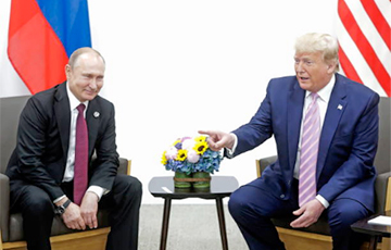 Трамп сказал Путину не вмешиваться в выборы в США и погрозил пальцем