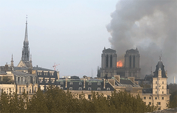 В Париже горит собор парижской Богоматери