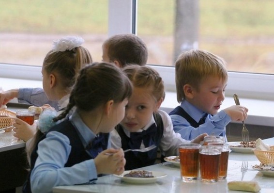 В Беларуси подорожало питание в детских садах и школах