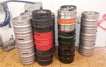 Под Брестом милиция увезла с собой четыре тонны пива из частной пивоварни