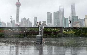 На восточное побережье Китая обрушился мощный тайфун