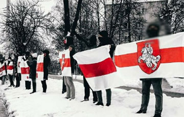 В Копище белорусы выстроились в цепь солидарности