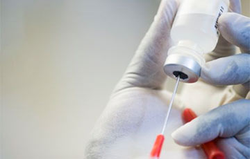 В Оксфорде начинают испытания вакцины от коронавируса на людях