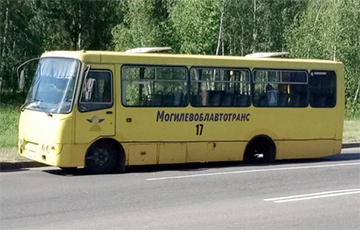 В Бобруйске у автобуса с пассажирами на ходу отвалилось колесо