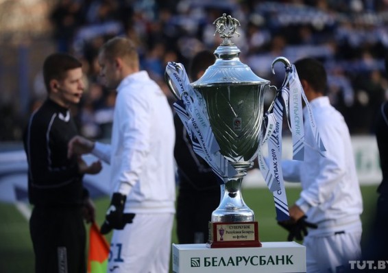 Первый трофей футбольного сезона в Беларуси уехал в Брест