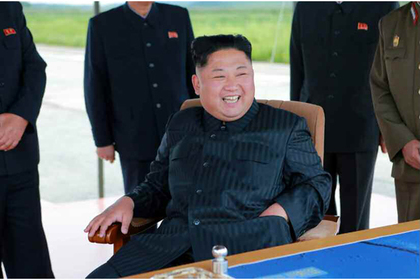 Северокорейские СМИ показали довольного ракетными пусками Ким Чен Ына