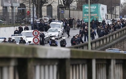 В перестрелке в Париже погибло два человека
