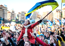 Участники Евромайдана осадили управление ГАИ Киева