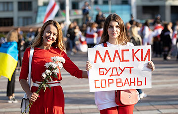 «Маски будут сорваны»: как белоруски маршировали по столице