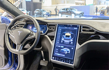 Tesla начинает продажи новой модели электромобиля – Model Y