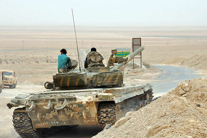 Сирийский Т-72 уничтожил захваченный исламистами Т-90