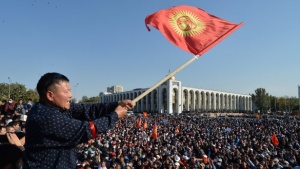 Президент Кыргызстана вводит войска в Бишкек