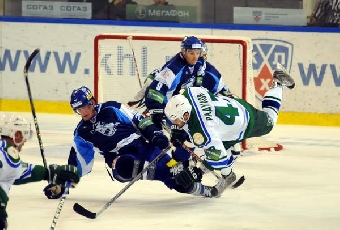 В экстралиге чемпионата Беларуси по хоккею отменена обязательная заявка на матч двух молодых игроков