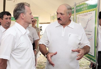 Косинец: Кандидаты в президенты мало зарабатывают по сравнению с Лукашенко