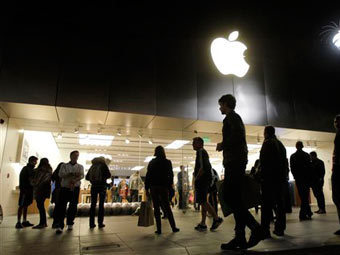 Apple закроет часть своих магазинов на время прощания с Джобсом