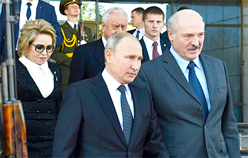 «Коммерсантъ»: Форум с участием Лукашенко и Путина показался спектаклем абсурда
