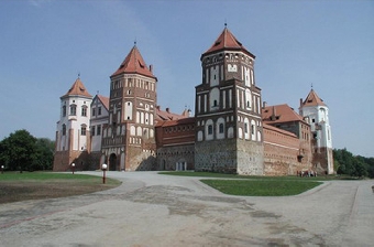 Замковый комплекс Мир открывается сегодня для посетителей