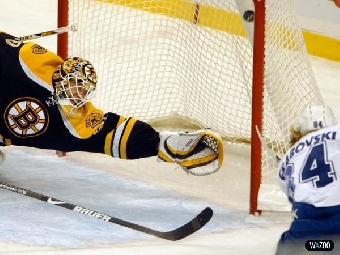 Шайба Михаила Грабовского не помогла "Торонто" избежать поражения от "Ванкувера" в чемпионате НХЛ