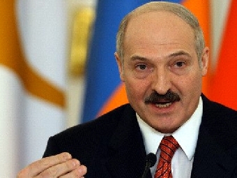 Сикорский приготовил "бомбу" Лукашенко